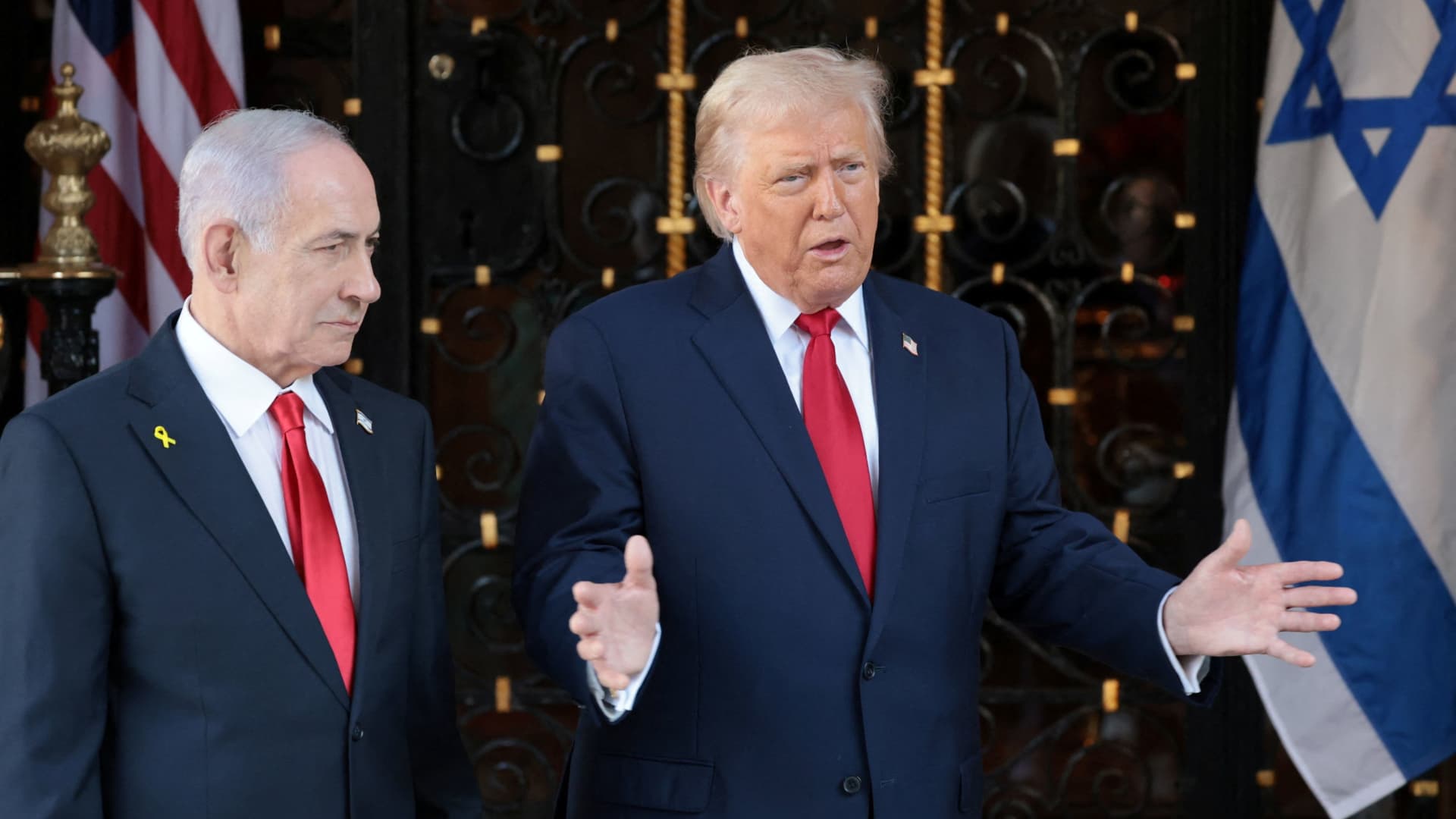 Trump Signals Possible Action on Iran, Urges Hamas to Disarm After Meeting Netanyahu